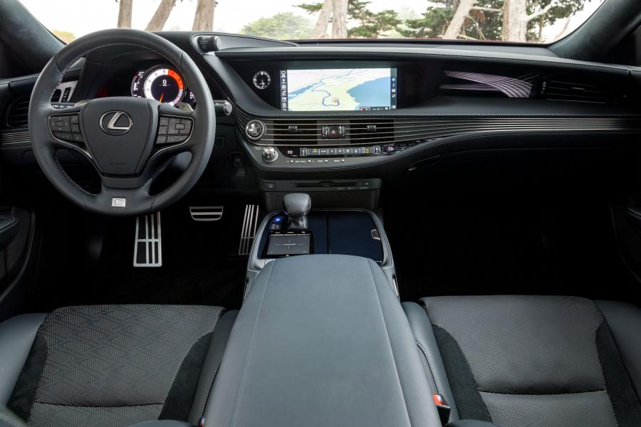 Торпедо Lexus LS500 AWD F-Sport 2017 года  (NA) (фото 25 из 30)